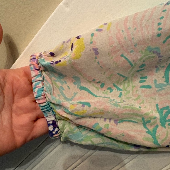 Lilly Pulitzer 100% Silk Pastel Print Smocked Long Sleeve Elsa Blouse Size L - Picture 2 of 11